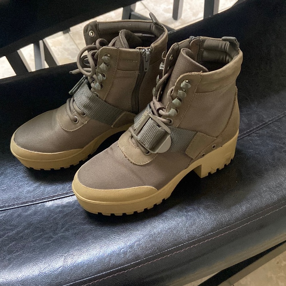 Steve Madden combat booties size 6.5